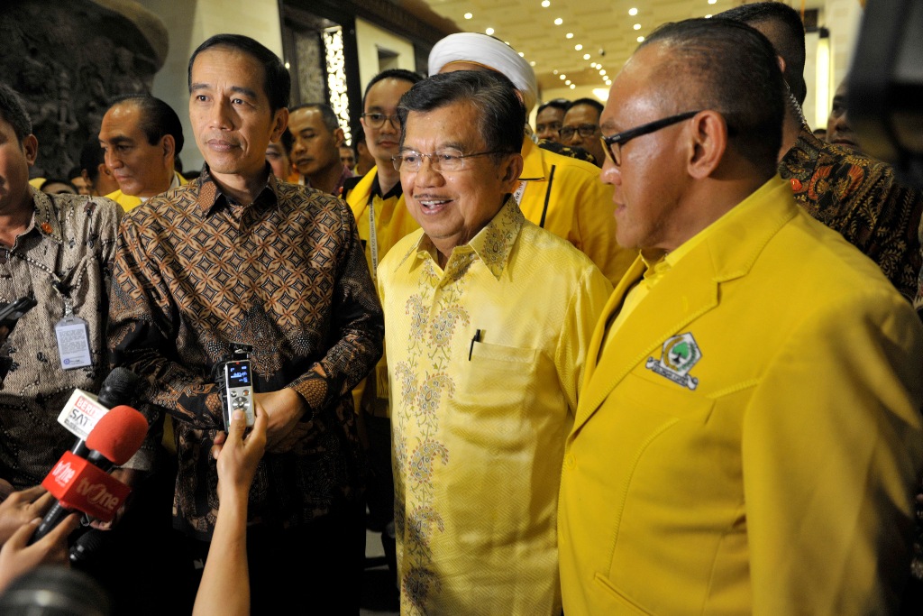 Presiden Jokowi, Wapres Jusuf Kalla, dan abu Rizal Bakrie