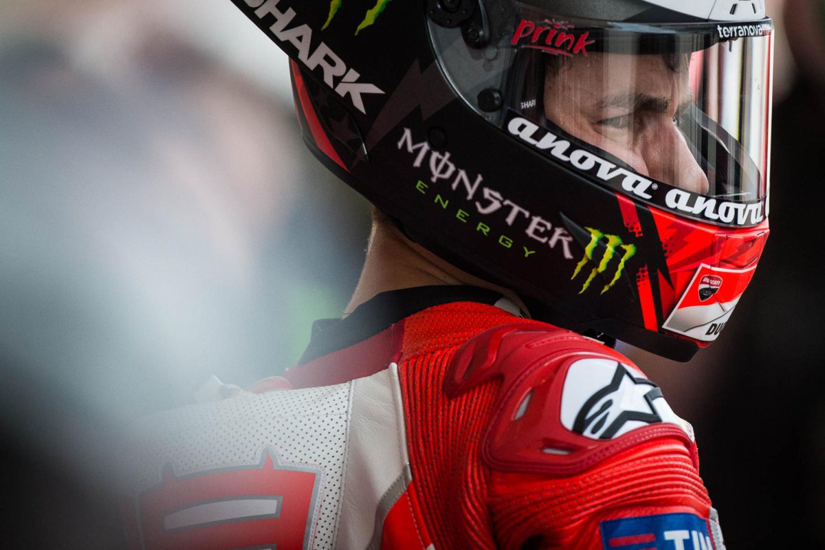Pebalap Ducati Jorge Lorenzo yang saat ini masih kesulitan menjinakkan motor barunya di Musim MotoGP 2017, hingga dirinya beberapa kali gagal finish di posisi 5 besar. (foto: dok. Lorenzo)