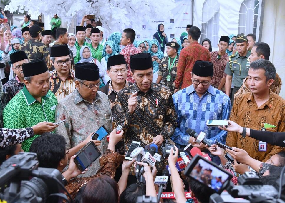 Presiden Jokowi, ditemui usai membuka Musyawarah Kerja Nasional I dan Halaqoh Ekonomi Nasional Himpunan Pengusaha Nahdliyin Tahun 2017 di Jakarta Selatan, Jumat, (5/5) sore. (Foto: Biro Pers Setpres)