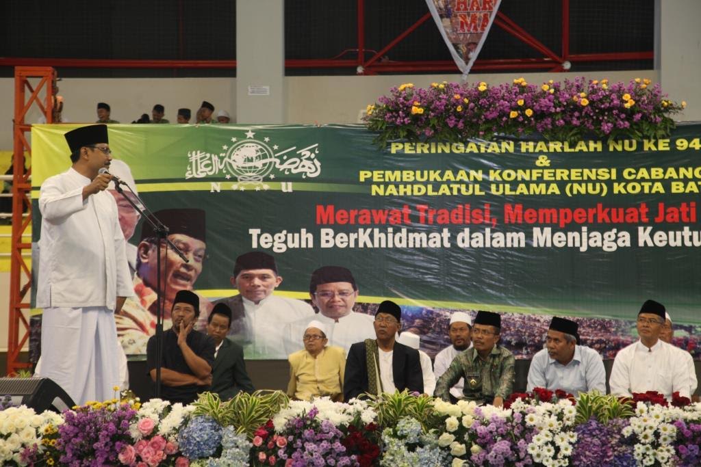 Wakil Gubernur Jawa Timur Saifullah Yusuf (Gus Ipul), saat memberikan tauziah pada acara Peringatan Harlah Nahdlotul Ulama (NU) ke 94  dan Pembukaan Konferensi Cabang IV NU Kota Batu di GOR Gajahmada Kota Batu, Jumat (12/5).