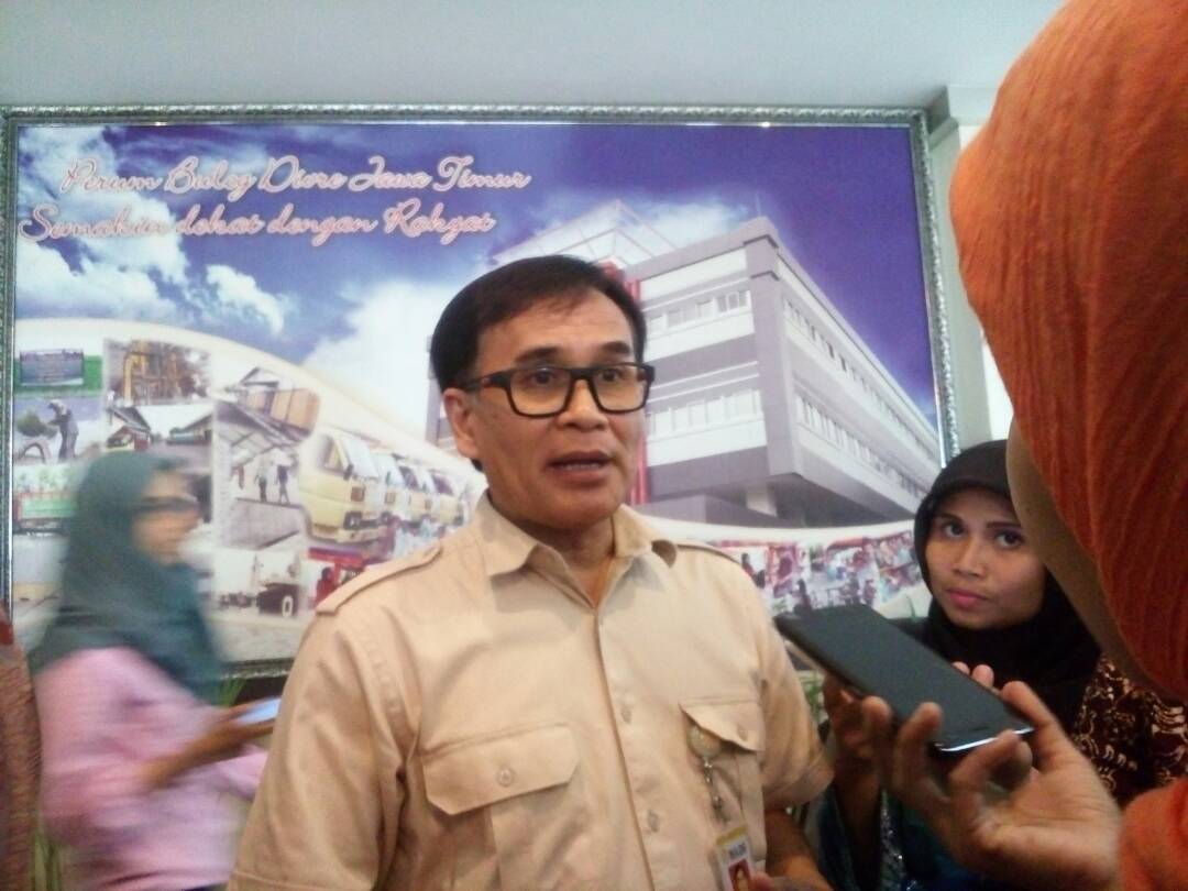 Kepala Bulog Jatim Usep Karyana yang besok akan memimpin operasi pasar di 14 titik di Jawa Timur, guna memastikan hargapangan menjelang Ramadan dan Lebaran. (foto: ngopibareng.id)