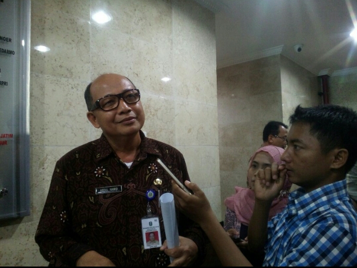 Plt. Kepala Dinas Peternakan Jatim Abdul Hamid yang kemarin ditunjuk oleh Gubernur Jatim Soekarwo untuk melaksanakan tugas sementara dari Rohayati, yang terkena kasus OTT KPK.  (foto: ngopibareng.id)