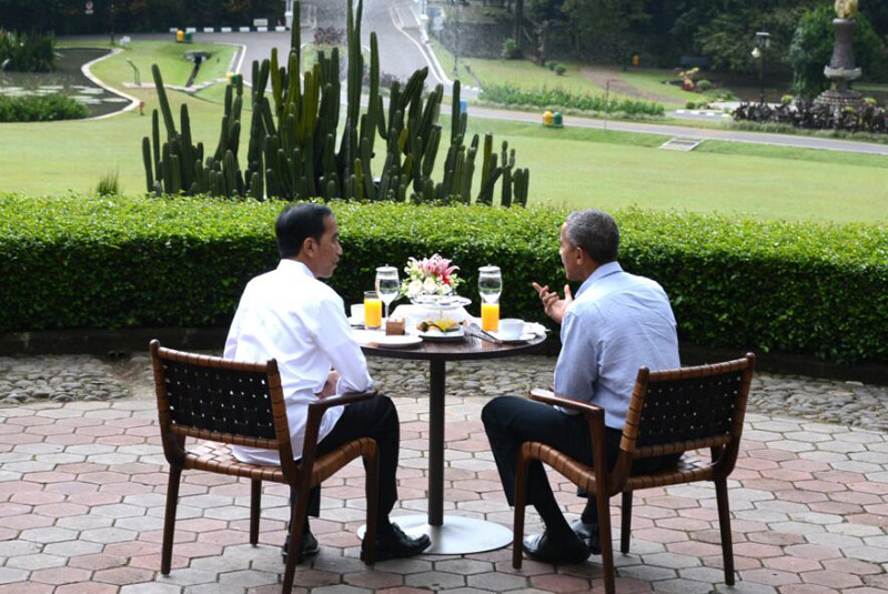 HANGAT: Pertemuan Presiden Joko Widodo dan Presiden Amerika Serikat ke-44 Barack Obama di Istana Kepresidenan Bogor pada Jumat sore, 30 Juni 2017. (Foto-Foto oleh Biro Pers/Setpres)