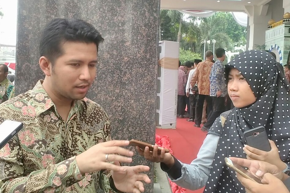 Bupati Trenggalek Emil Dardak saat menghadiri Halal Bihalal di Kantor Gubernur Jawa Timur, Surabaya, Selasa (4/7). (foto: ngopibareng)