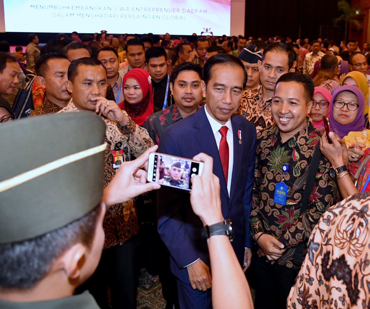 Presiden Joko Widodo pada Rabu (19/7), membuka Rapat Kerja Nasional Asosiasi Pemerintah Kabupaten Seluruh Indonesia (APKASI). (Foto: Biro Pers/Setpres)