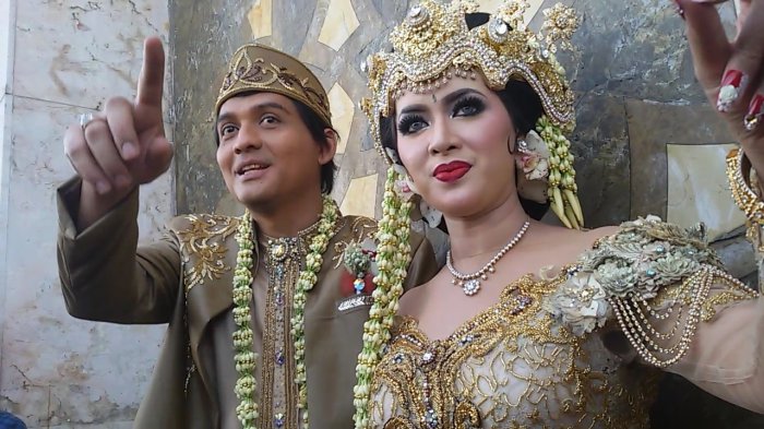 MONOGAMI: Lucky Hakim menikahi Tiara Dewi, bertekad cukup seorang istri. (foto: istimewa)