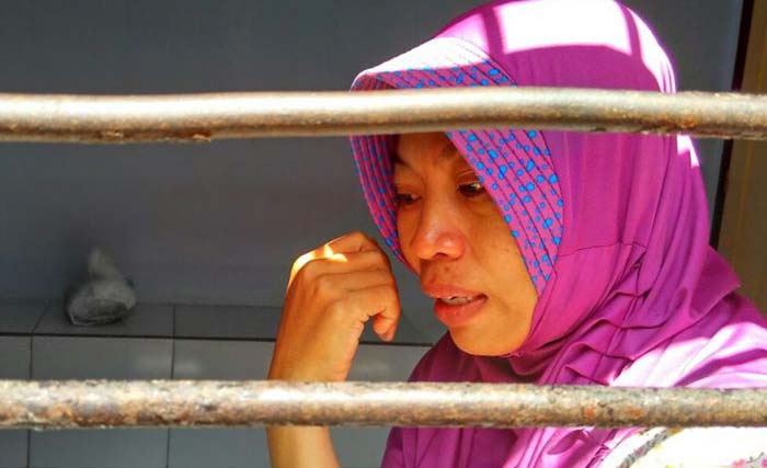 Baiq Nuril Maknun, korban pelecehan yang malah diadili. Majelis Hakim PN Mataram hari ini membebaskannya. (foto:kompas)