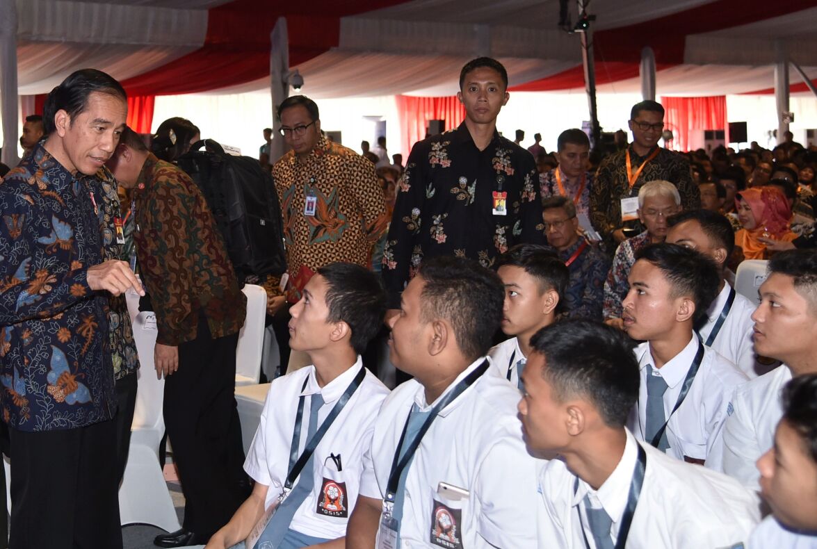 Presiden Joko Widodo meluncurkan secara resmi Program Pendidikan Vokasi Industri di di Kawasan Greendland International Industrial Center, Cikarang pada (28/7). (Foto: Biro Pers/Setpres)