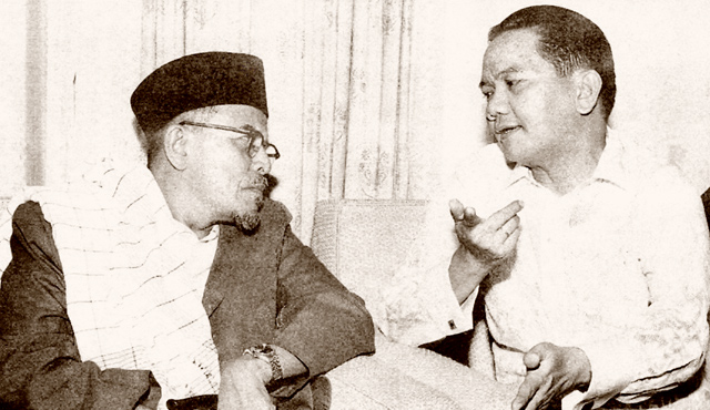 DIALOG: Buya HAMKA bersama Alamsyah Ratuperwiranegara (Menteri Agama di zaman Presiden Soeharto)