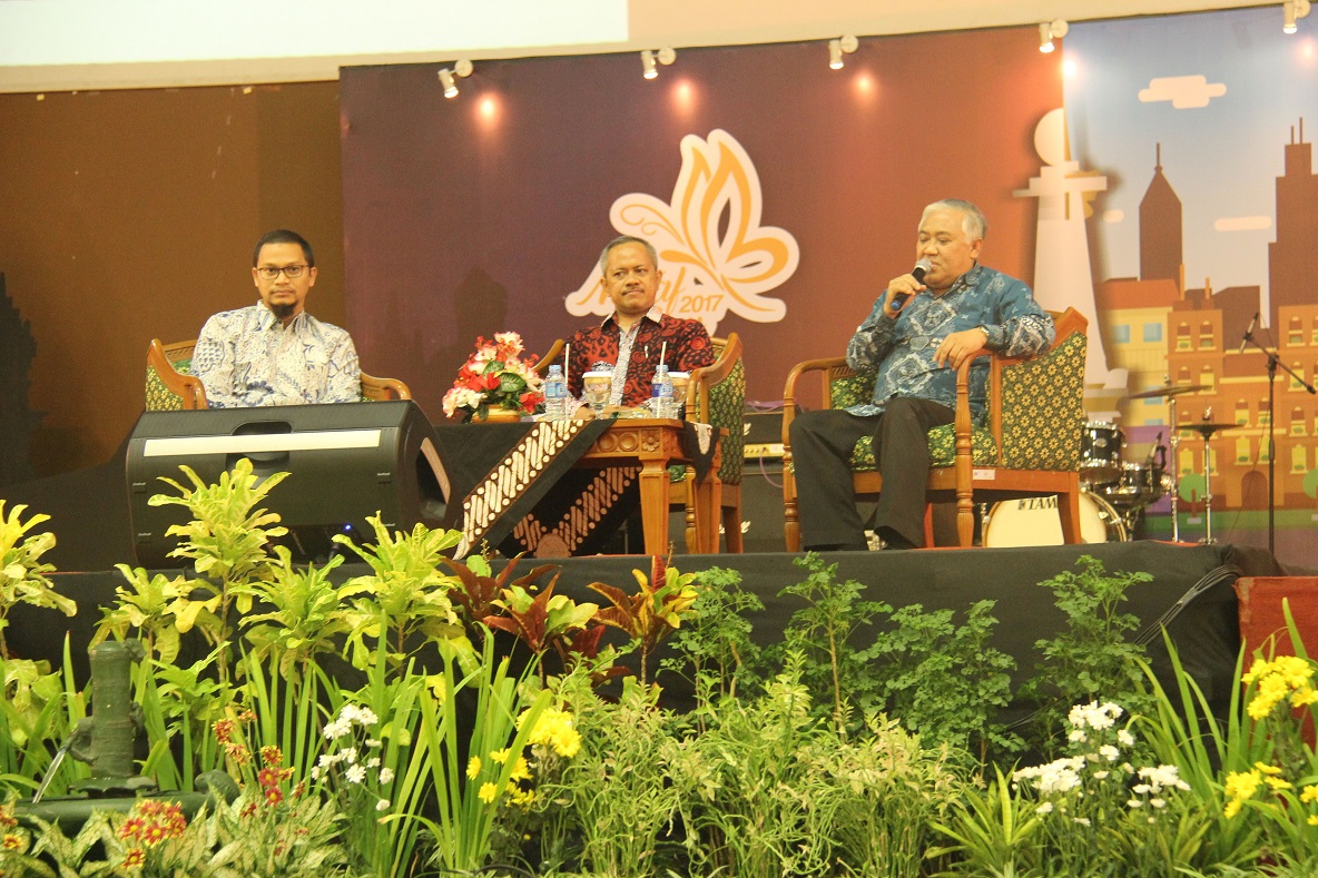 PESAN: Din Syamsuddin saat tampil di Universitas Muhammadiyah Yogyakarta. (foto: ist)
