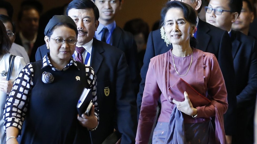 Menlu RI Retno Marsudi dan Pemimpin Myanmar Aung San Suu Kyi.