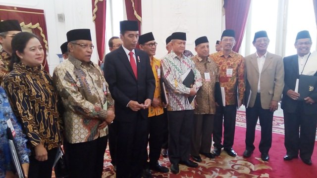 PERPRES: Presiden Joko Widodo bersama para tokoh ormas, di Istana Merdeka, Jakarta, Rabu (6/9/2017). (foto: ist)