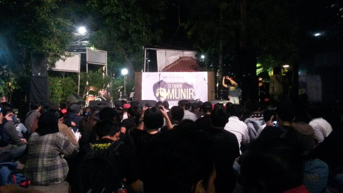 Peringatan 13 tahun kematian Munir, di LBH Jakarta, Kamis (7/9) malam. (Foto: Istimewa)