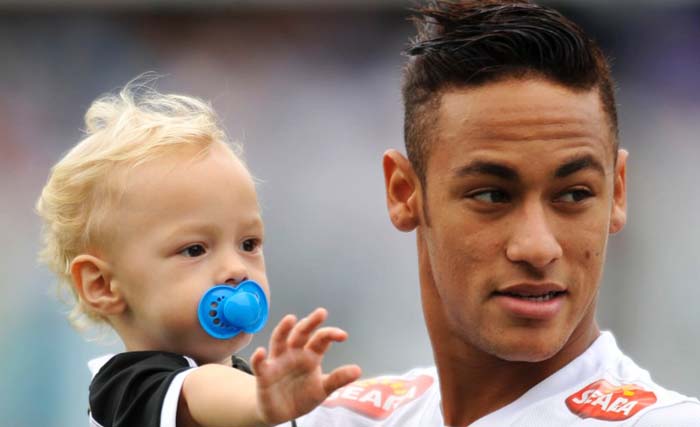 Neymar dan anaknya, David Lucca da Silva Santos. (foto:afp)