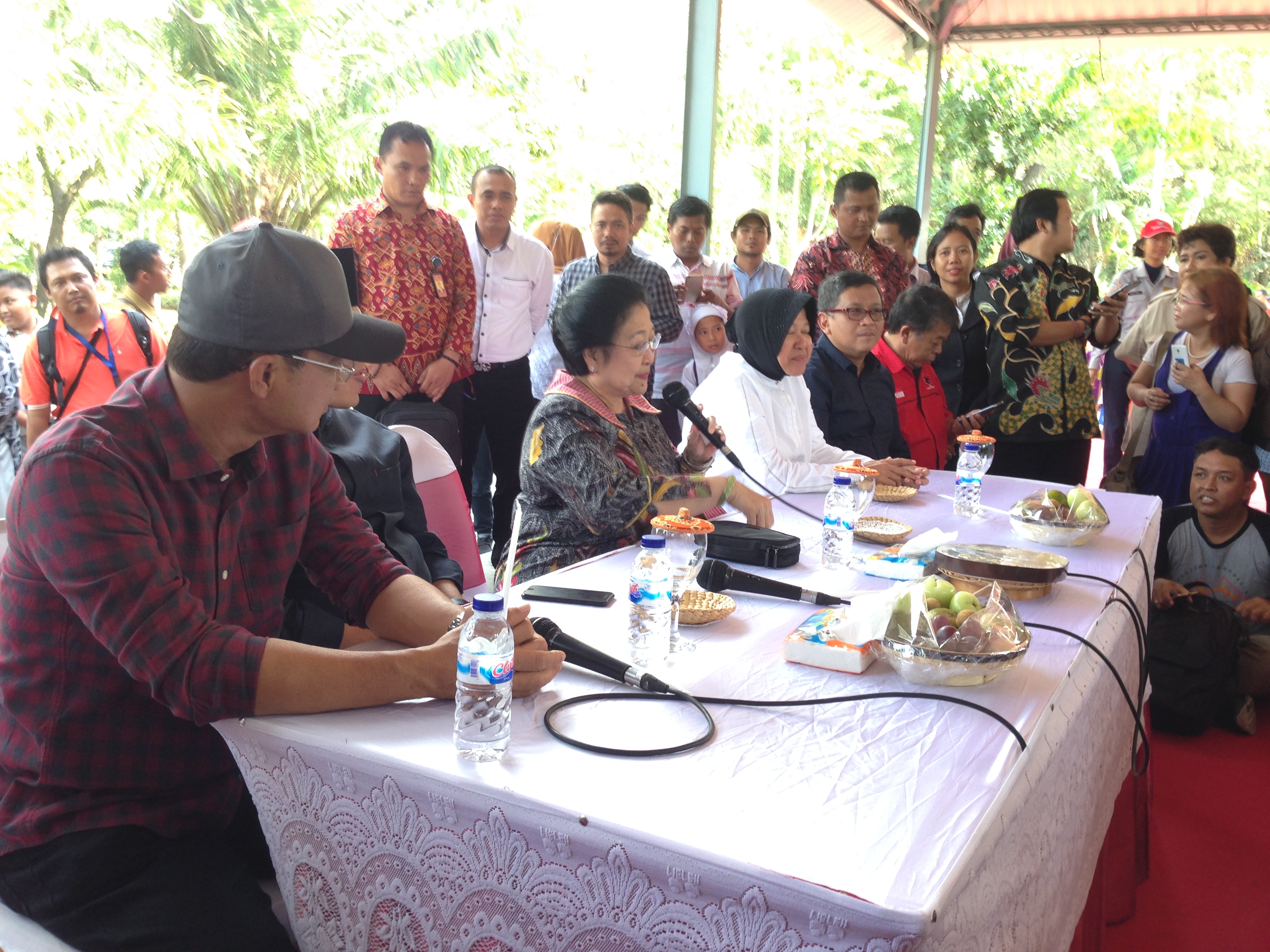 Megawati saat mengunjungi Kebun Bibit Wonorejo Surabaya. (Foto: frd/ngopibareng.id)