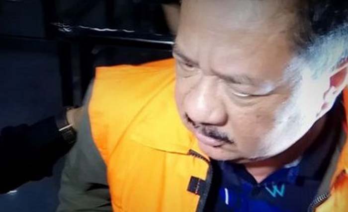 Ketua DPRD Kota Banjarmasin Iwan Rusmali masuk ke tahanan KPK di Pomdam Jaya Jl. Guntur, Sabtu 16 September pagi. (foto: dokumentasi banjarmasinpost)