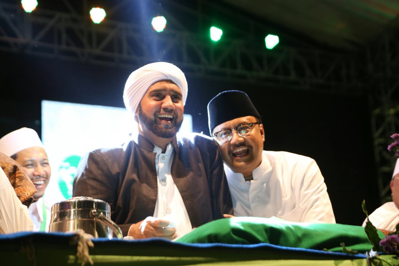 Wagub Jatim Saifullah Yusuf bersama Habib Syech