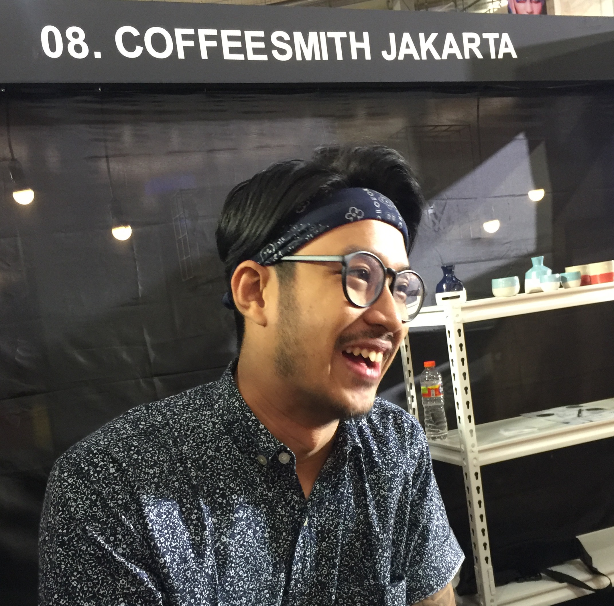 Pegiat Kopi: Mohammad Aga di sela-sela acara East Java Coffee Show, Atrium Pakuwon Mall, Surabaya. 