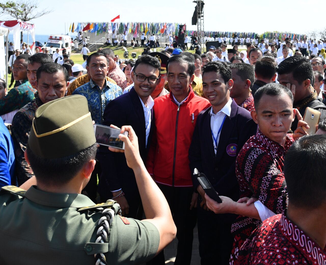 Presiden Joko Widodo pagi ini, Selasa, 26 September 2017, menghadiri Penutupan Pertemuan Pimpinan Perguruan Tinggi Se-Indonesia di Nusa Dua, Kabupaten Badung, Provinsi Bali. (Foto: Biro Pers/Setpres) 