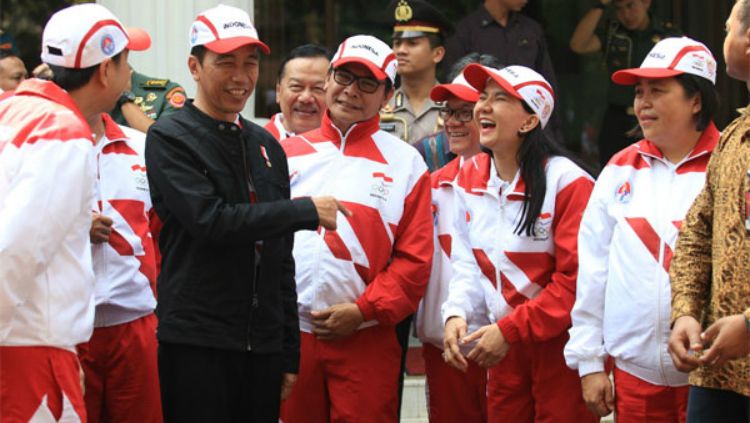 Bupati Kukar Rita Widyasari yang menjabat bendahara Kontingen Sea Games Indonesia 2017  terbahak saat ditunjuk Presiden Joko Widodo.    