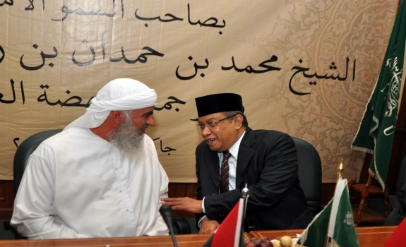 KH Said Aqil Siroj, Ketua Umum PBNU, bersama ulama dari Timur Tengah. (foto: ist)