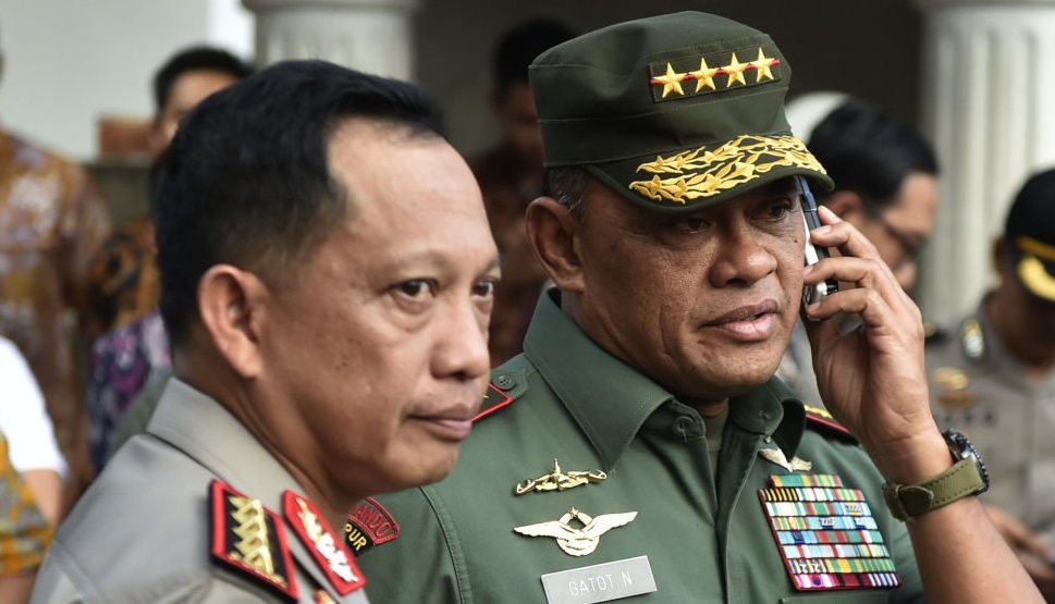 Kapolri Tito Karnavian (kiri), bersama Panglima TNI Gatot Nurmantyo. (Foto: Antara)