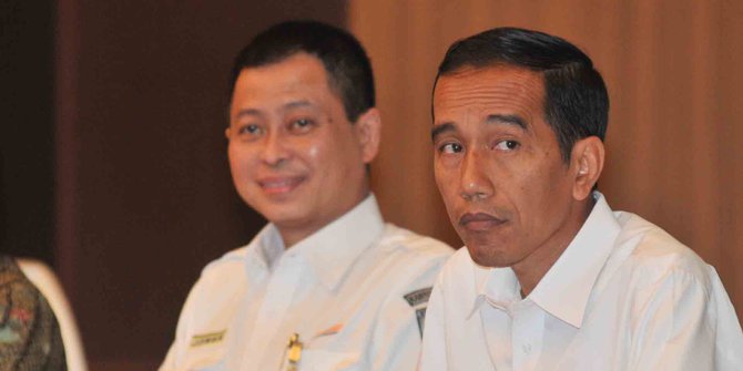Menteri Energi dan Sumber Daya Alam Ignasius Jonan dan Presiden Jokowi. (Foto: Antara)