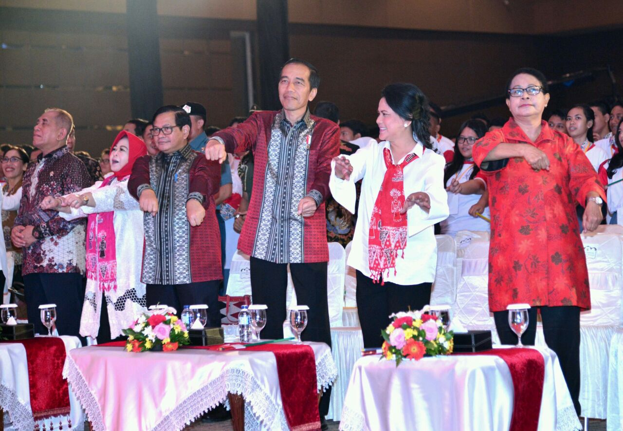 Presiden Joko Widodo menghadiri dan memberikan penyuluhan mengenai bahaya narkoba, pornografi, dan kekerasan kepada para pelajar SD, SMP, hingga SMA/SMK se-Provinsi DKI Jakarta di Jakarta International Expo, Kemayoran, Jakarta. (Foto: Biro Pers/Setpres) 