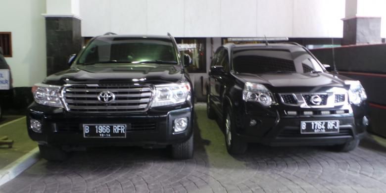Mobil dinas Anies-Sandi berjenis Toyota Land Cruiser. (Foto: Istimewa)