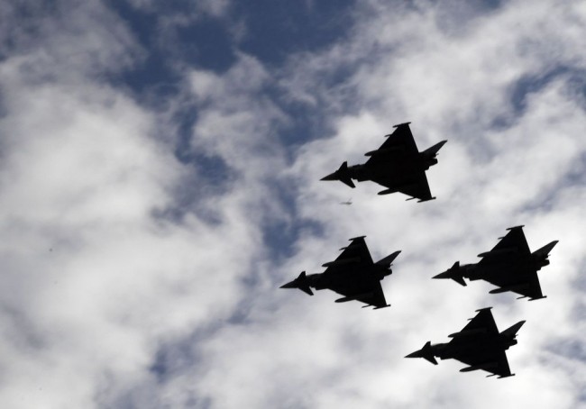 ilustrasi foto pesawat tempur. (foto: AFP)