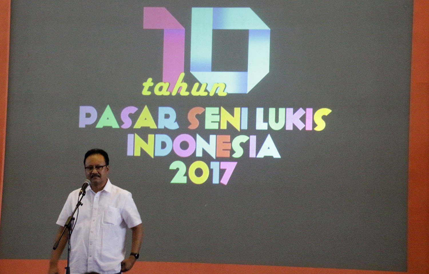 Wagub Jatim, Saifullah Yusuf (Gus Ipul) saat membuka Pasar Seni Lukis Indonesia (PSLI) 2017 di Jatim Expo, Surabaya. (foto: ngopibareng) 