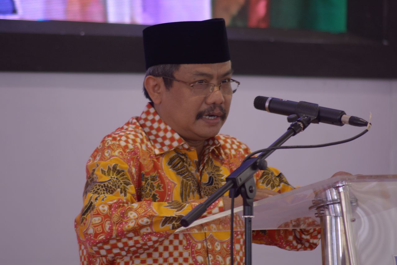 SIAP: Rektor UM Bandung Suyatno siap bersaing. (foto: ist)