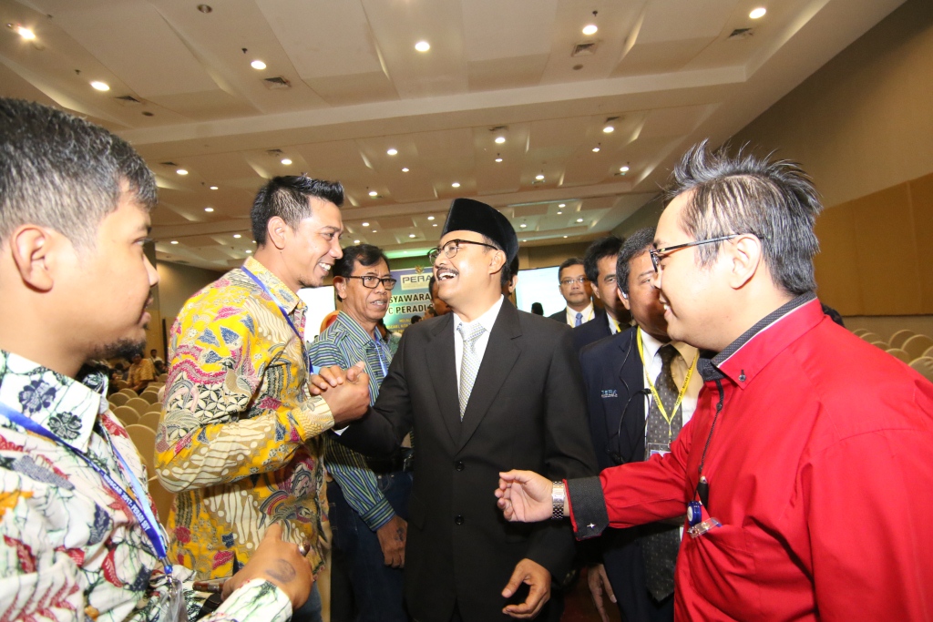 Gus Ipul Bersama Para Advokat di Muscab DPC PERADI Surabaya. (Foto: Istimewa)