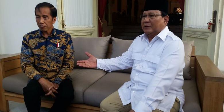 Presiden Jokowi dan Prabowo Subianto bertemu di Istana Negara, beberapa waktu lalu. (Foto: Kompas)