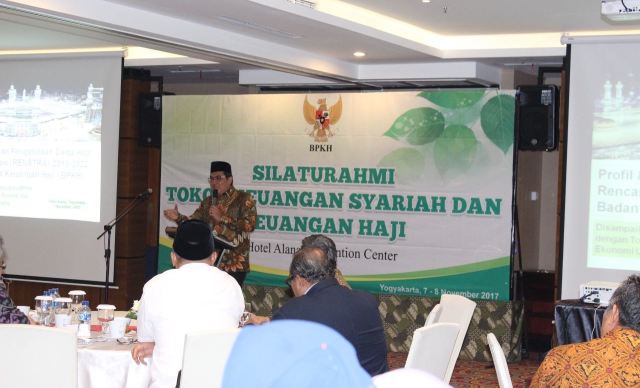 USULAN: Sekjen PBNU Helmy Faishal Zaini menyampaikan usulan soal pengelolaan dana haji di Jogyakarta. (foto: ist)