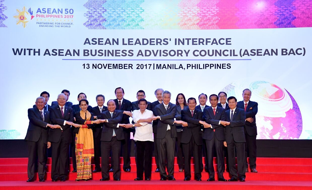 Presiden Joko Widodo hadiri ASEAN Leaders‘ Interface With ASEAN Business Advisory Council (ABAC) di Philippine International Convention Center (PICC), Manila, Filipina pada Senin, 13 November 2017. (Biro Pers/Setpres)