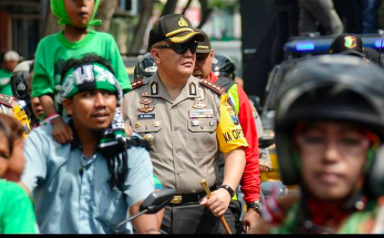 Kapolrestabes Surabaya, M Iqbal saat mengamankan aksi demo pendukung Persebaya beberapa waktu lalu. foto;humaspolres
