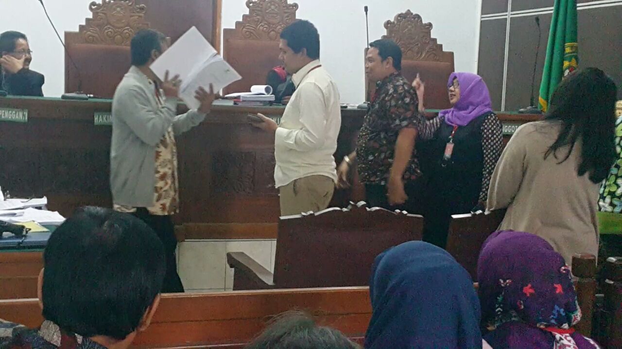 Suasana sidang yang menghadirkan saksi dari KPK di PN Jakarta Selatan, Jumat 17 November 2017.