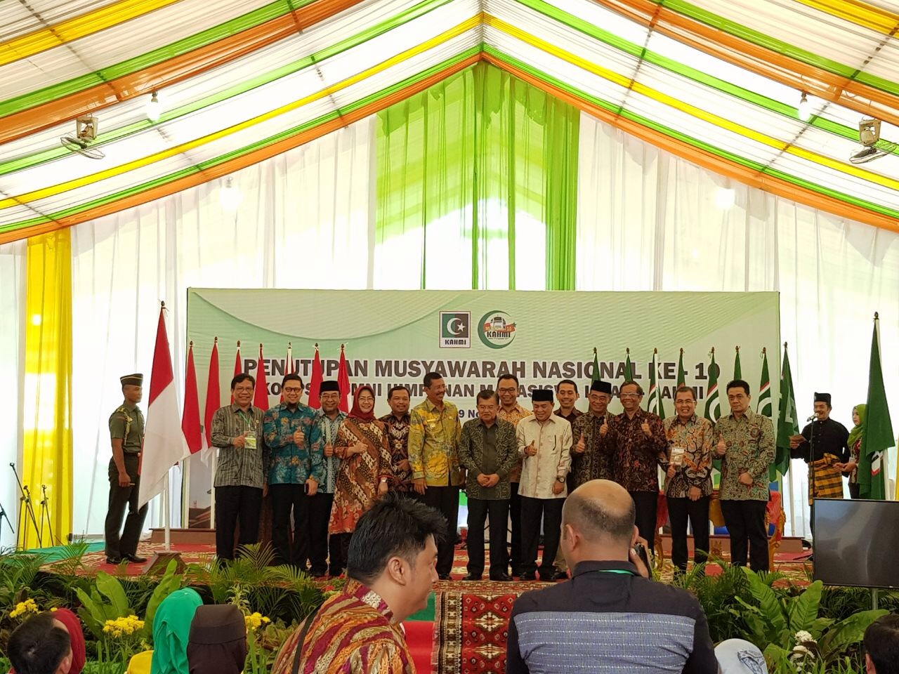Wapres Jusuf Kalla bersama Presidium KAHMI 2017-2022. (Foto: Istimewa)