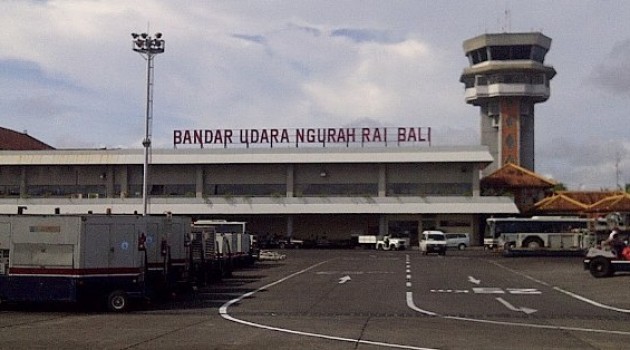 Bandara Internasional I Gusti Ngurah Rai Bali ditutup karena aktivitas vulkanik Gunung Agung. Penutupan ini berdampak pada 445 penerbangan.
