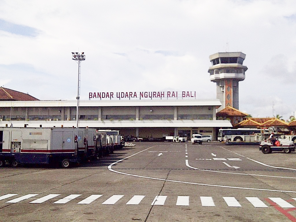 Bandara Internasional I Gusti Ngurah Rai Bali diperpanjang penutupannya hingga Rabu, 29 November pukul 07.00 WITA. Penutupan sebagai dampak letusan Gunung Agung