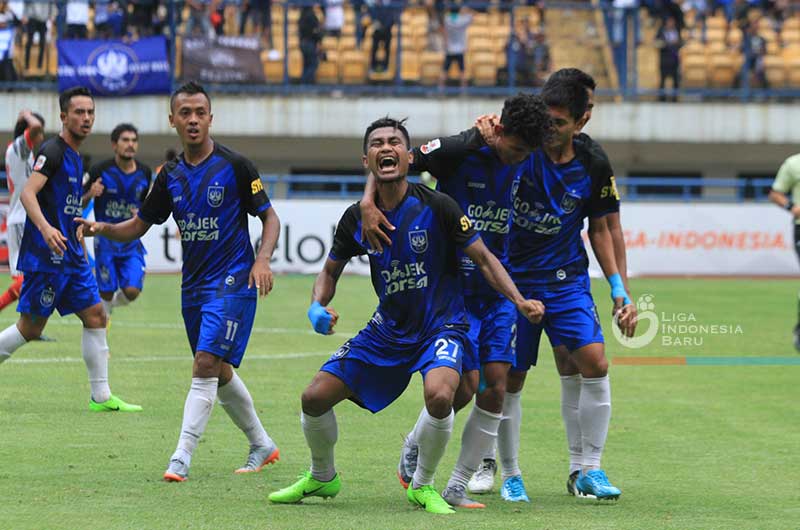 Selebrasi pemain PSIS Semarang usai mengalahkan Martapura FC dalam perebutan tempat ketiga Liga 2 di GBLA, Bandung. foto:ligaindonesia  