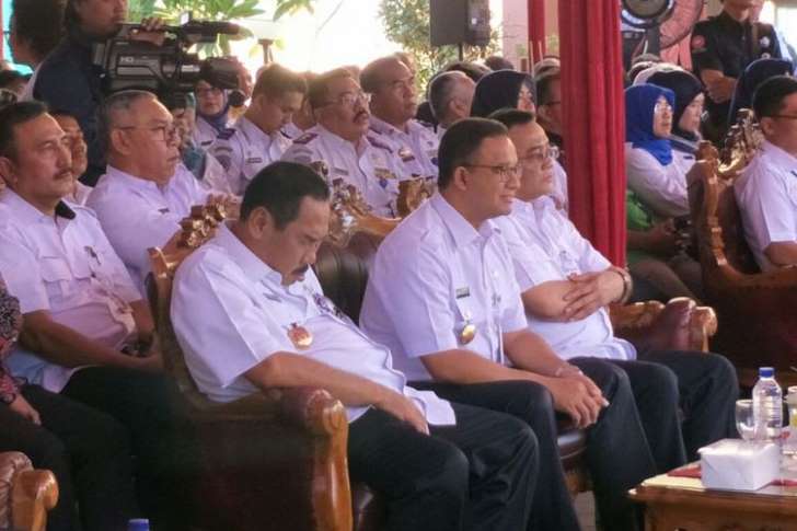 Wali Kota Jakarta Barat Anas Effendi tampak tertidur, Rabu (6/12). Foto : Istimewa