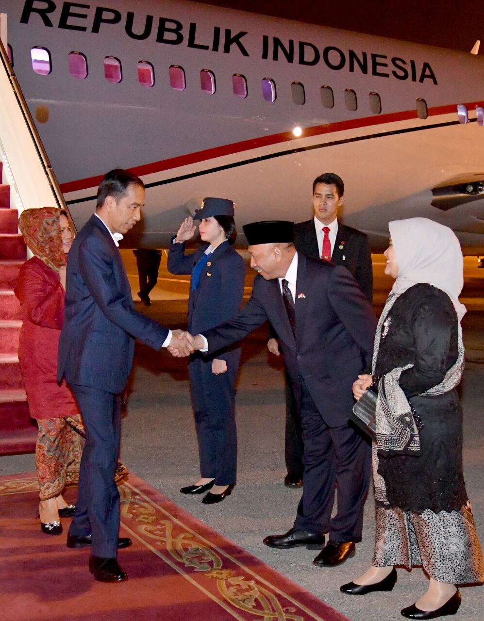 Duta Besar Indonesia untuk Turki, Wardana mengantar kepulangan Presiden Jokowi di Bandara Ataturk, Turki kemarin, 13 Desember 2017 (Foto:Sekretariat Presiden)