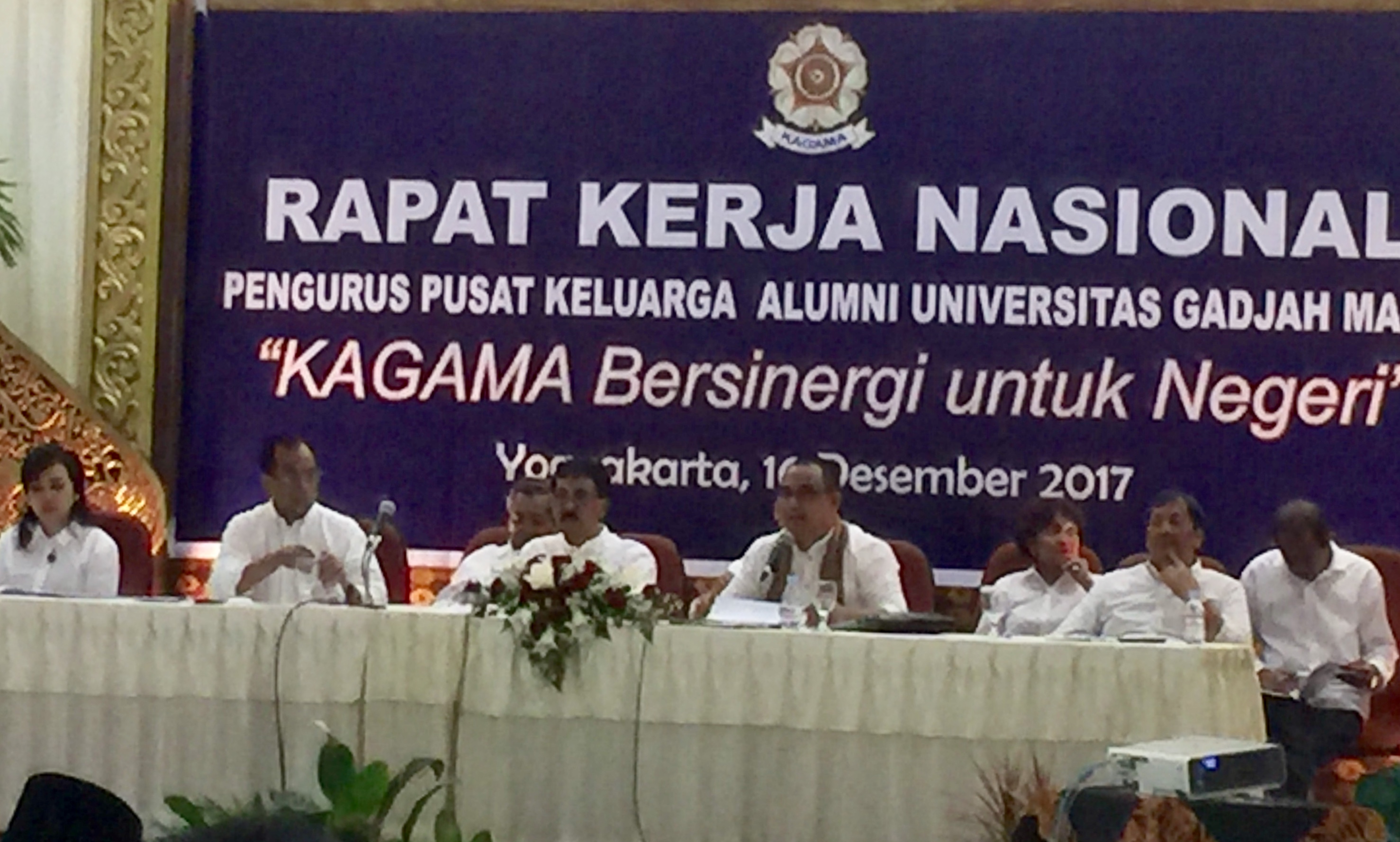 SINERGI: Rakernas Kagama yang dipimpin  langsung Ketua Harian Kagama Budi Karya Sumadi di Kampus UGM Bulaksumur Yogyakarta. (Foto ngopibareng.id) 