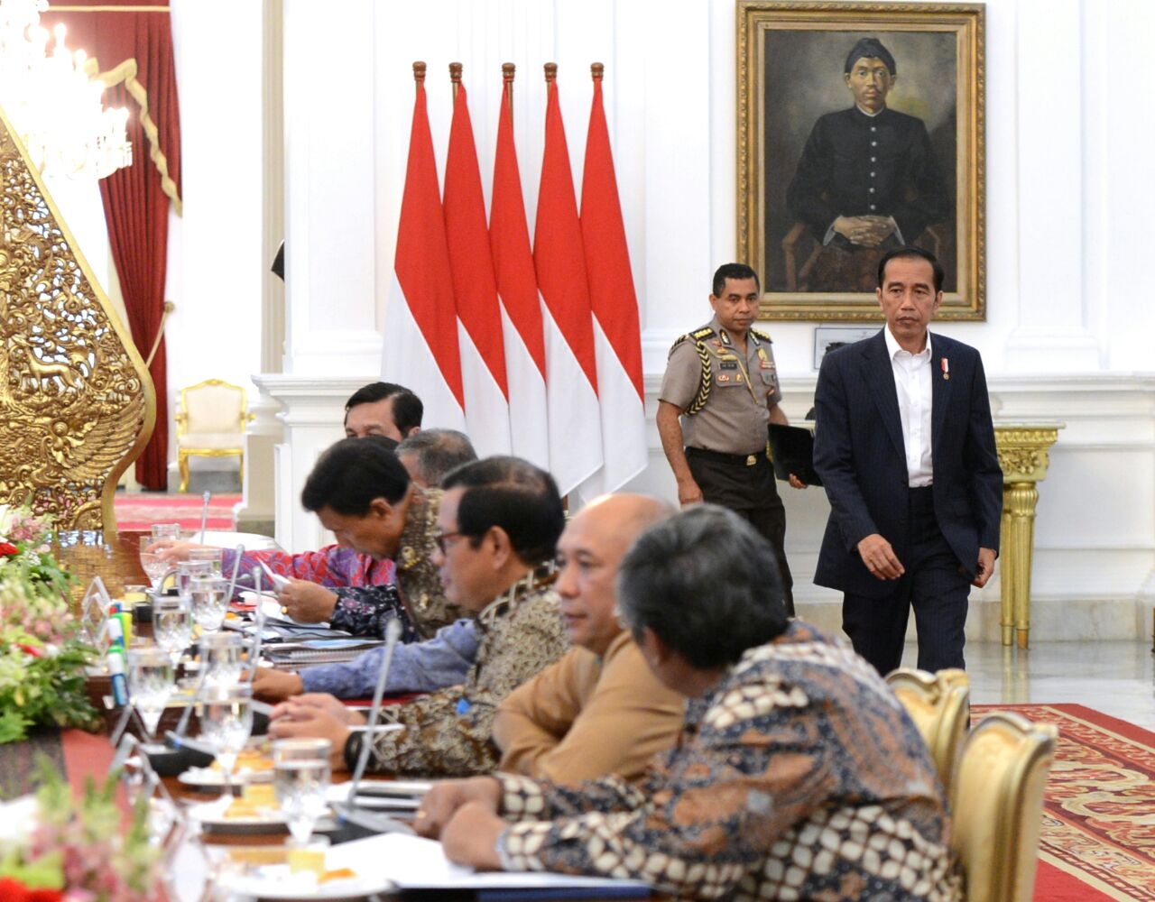 Rapat terbatas yang digelar Presiden Joko Widodo pada Senin, 18 Desember 2017, di Istana Merdeka. (Foto: Biro Pers Setpres)