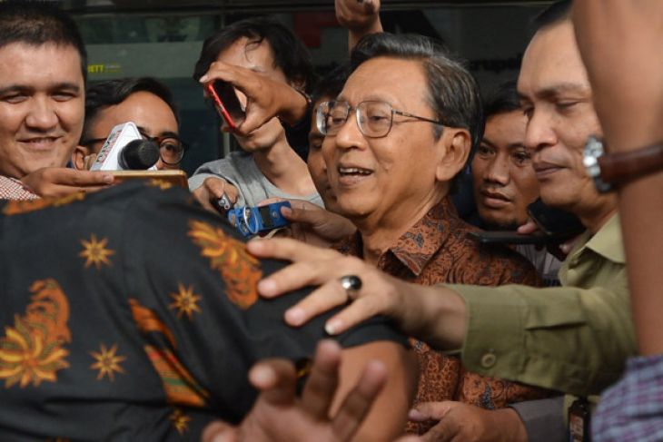 Wakil Presiden Republik Indonesia 2009-2014 Boediono diperiksa sebagai saksi dalam penyidikan tindak pidana korupsi terkait kasus Bantuan Likuiditas Bank Indonesia (BLBI). (Foto: Antara)
