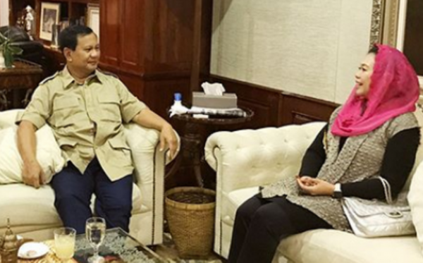 Pertemuan antara Prabowo Subianto dan Yenny Wahid. (Foto : Instagram)