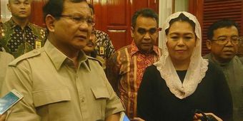 Yenny Wahid usai bertemu Ketua Umum Prabowo Subianto di kediaman Prabowo, Kebayoran Baru, Jakarta Selatan, Rabu, 31 Desember 2017. (Foto: kompas)