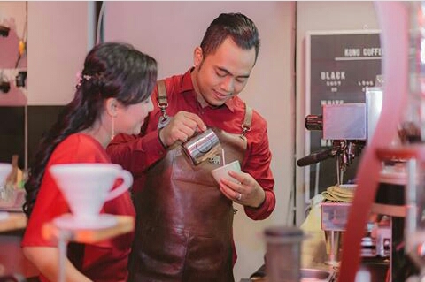 Reo Aditya, penggiat kopi dan barista Surabaya, Jawa Timur. foto:dok